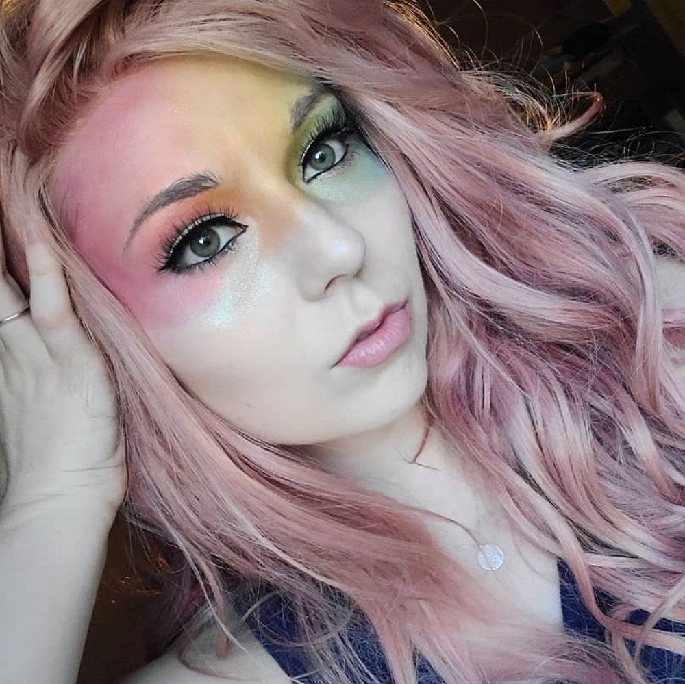 Meet your Posher, Holly